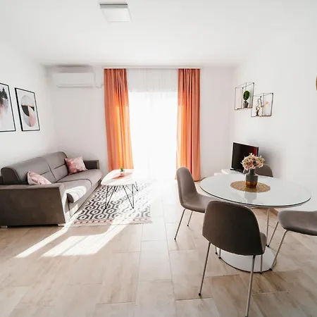 Fuer 4 Personen 2 Ca, 72 M Sup2 In Komarna, Dubrovnik Neretva *