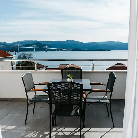 Fuer 4 Personen 2 Ca, 72 M Sup2 In Komarna, Dubrovnik Neretva Komarna